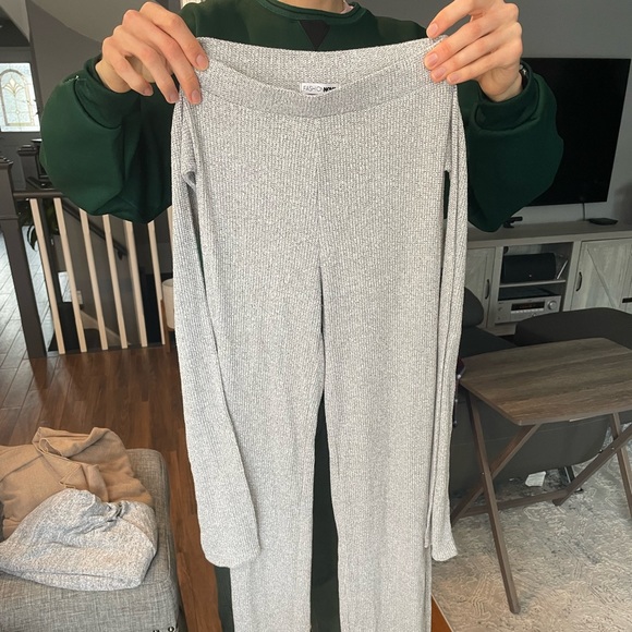 Fashion Nova Grey pants - Picture 4 of 4
